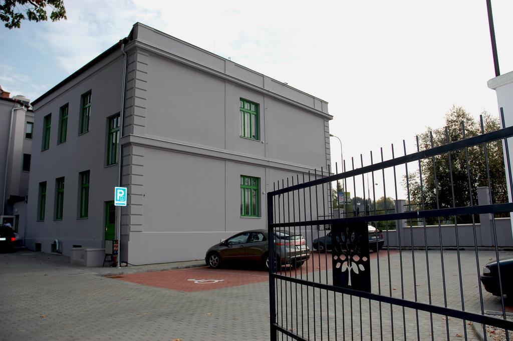 Hotel Pod Zelenym Dubem Bohumin Exterior photo